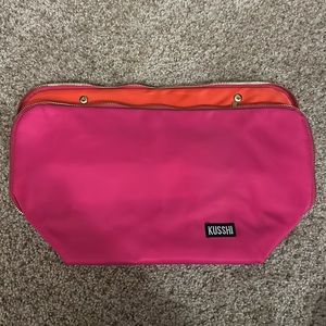 Kusshi Vacationer Makeup Bag